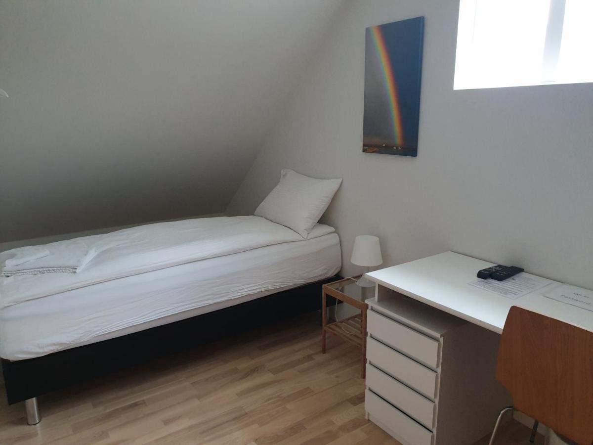 Grand-Inn Bar And Bed Saudarkrokur エクステリア 写真