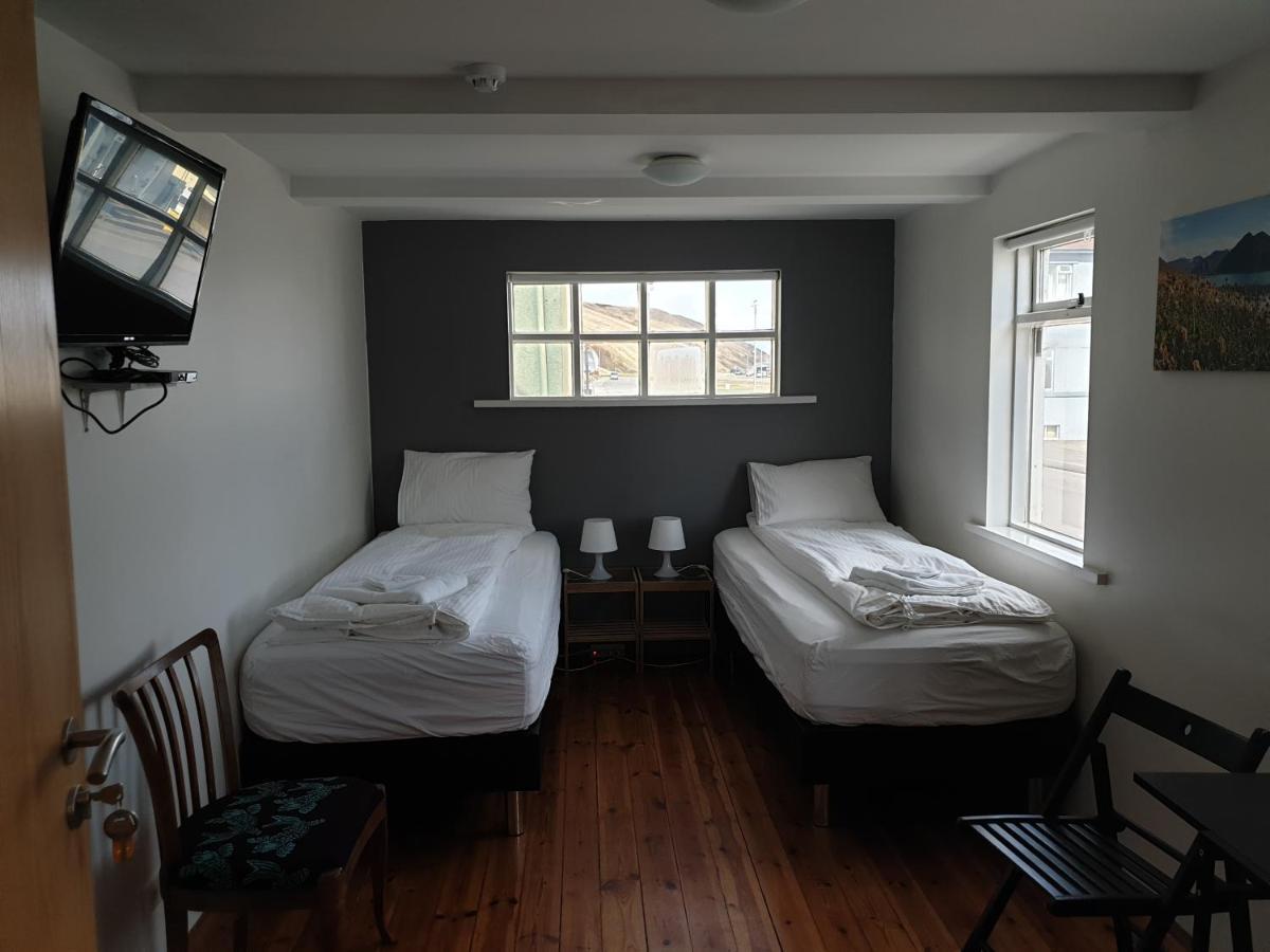 Grand-Inn Bar And Bed Saudarkrokur エクステリア 写真